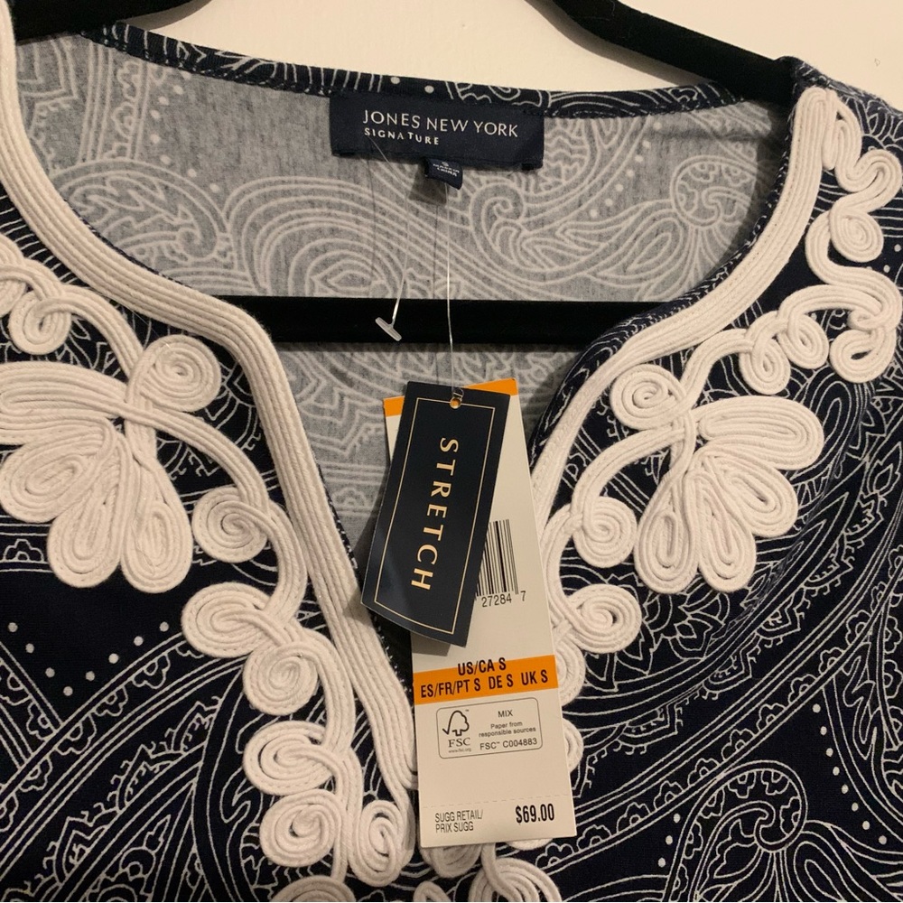 Embroidery blouse - Picture 3 of 3